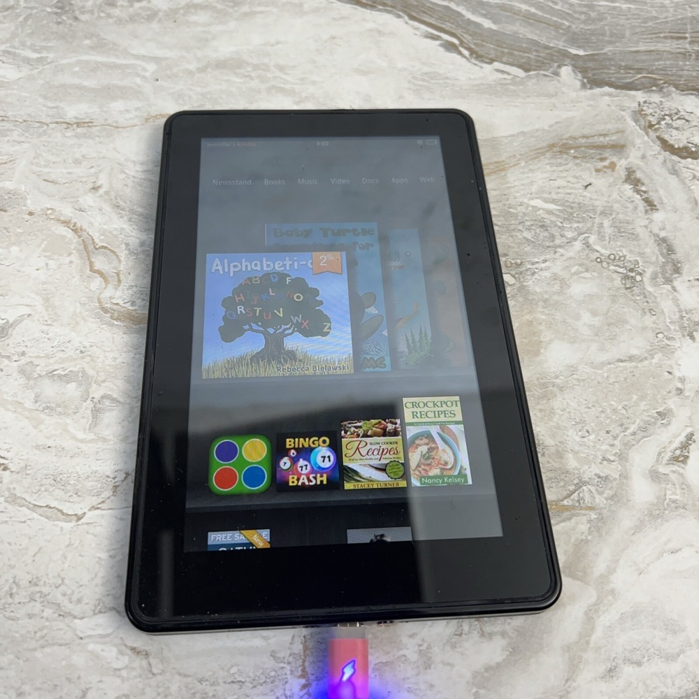 Amazon Kindle‎ Fire Tablet 1st Gen Model D01400 Bundle/ Black w/Case